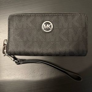 Micheal Kors Wallet